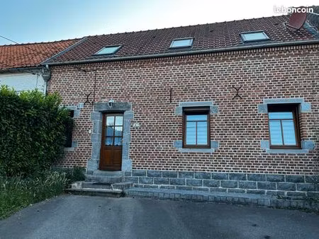 maison rénovée 2 chambres avec parking – sebourg