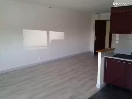 studio 1 pièce 38 m²