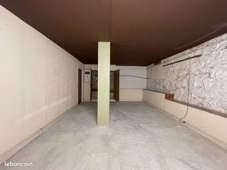 reserve / grande cave a louer : 35m2