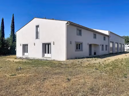 vente locaux professionnels 7 pièces 510 m² à tourrettes (83440)  549 000 €