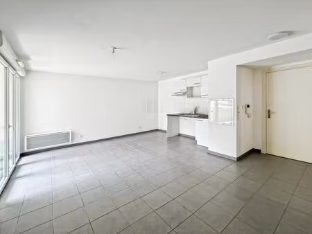 appartement t2 / balcon / parking / castanet tolosan