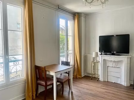 location meublée appartement 2 pièces 36.1 m² à paris 15ème (75015)  1 435 €