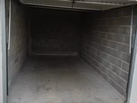 location parking 13 m² à frontignan (34110)  130 €