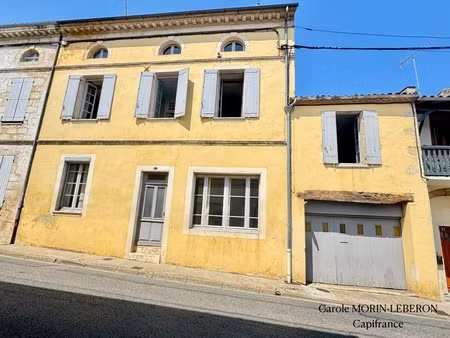 maison en pierre à rénover  3 chambres  garage et cour