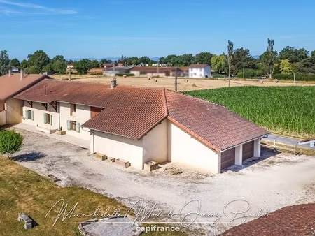 longère avec double garage et dépendances