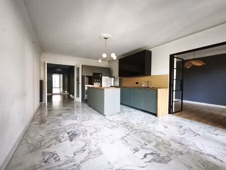 avignon im - appartement t4/5 avec balcon  parking et climatisat