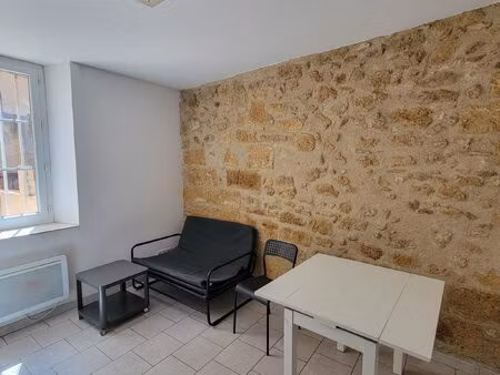 t1/2 meublé et équipé - plein centre-ville