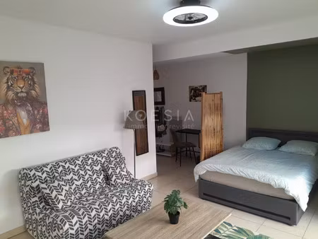 studio spacieux 30 m² en rez-de-jardin