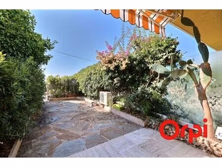 menton  garavan: studio vide de 18.69 m2 avec grande terrasse/jardin de 6.84 m2 et vue mer