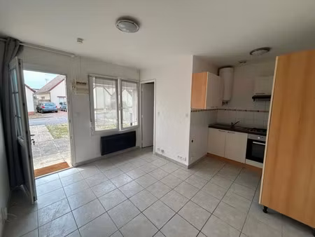 location appartement 1 pièce 16.5 m² à chauny (02300)  307 €