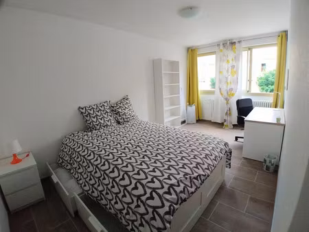 location meublée appartement 1 pièce 86 m² à saint-etienne (42000)  370 €