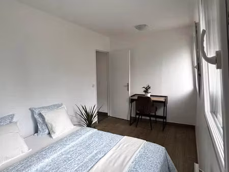 location meublée appartement 5 pièces 84 m² à noisiel (77186)  580 €