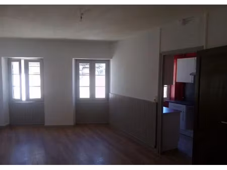 location appartement 2 pièces à la réole (33190)  570 €
