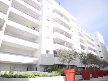 t2 avec parking à marseille