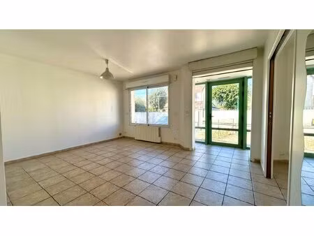 sucy en brie - appartement 4 pièces avec cour privative
