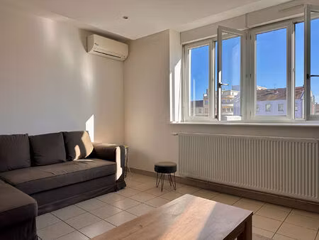 villefranche-sur-saône - secteur marché - t2 avec garage - 57 m²