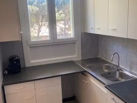 location meublée appartement 3 pièces 70 m² à avignon (84000)  720 €