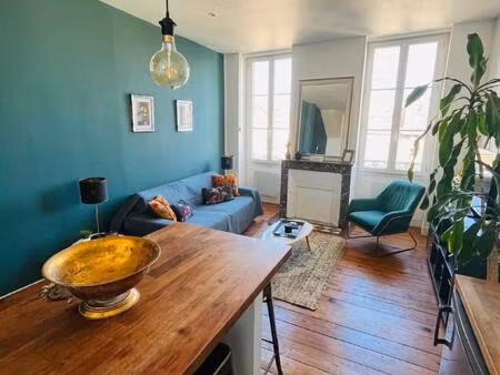 bel appartement au cœur des chartrons