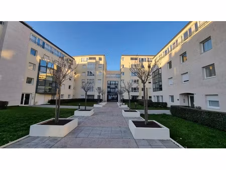 location appartement 3 pièces 64.65 m² à caen (14000)  856 €