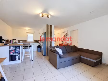 location appartement 3 pièces 61 m² à la seyne-sur-mer (83500)  890 €