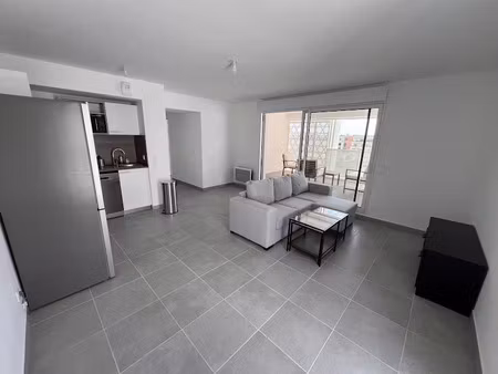 location meublée appartement 3 pièces 64 m² à montpellier (34000)  1 350 €
