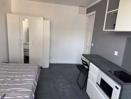 location meublée appartement 1 pièce 17 m² à montreuil (93100)  850 €