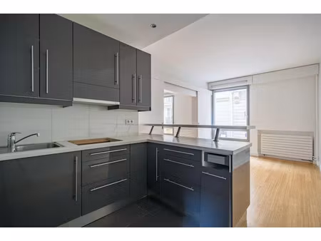 location appartement 3 pièces 51 m² à paris 11ème (75011)  2 000 €