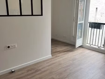 location appartement 1 pièce 39 m² à paris 18ème (75018)  1 500 €