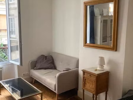 location meublée appartement 1 pièce 25 m² à paris 18ème (75018)  890 €