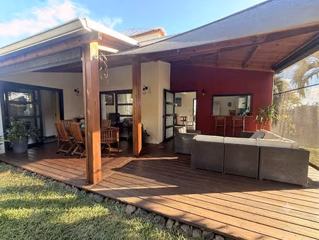 maison contemporaine de plain-pied dans un lotissement privé et sécurisé à la saline les b