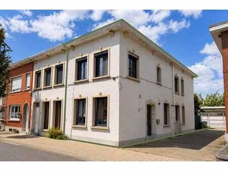 instapklare  ruime halfopen bebouwing op toplocatie in de...