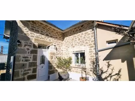 maison en pierre avec jardin 2 terrasses et garage