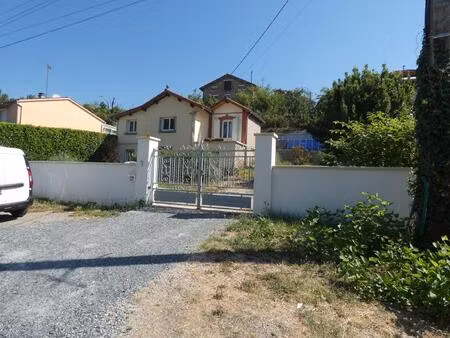 maison de 90 m² type 4.