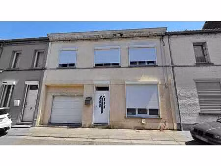 maison à rénover + garage et jardin