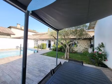 maison en pierre- 4 chambres-jardin-piscine-garage