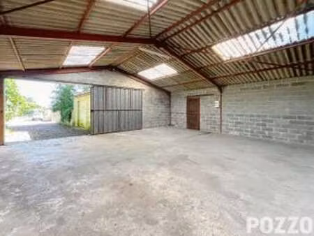 vente garage et parking à vire (14500) : à vendre / 88m² vire
