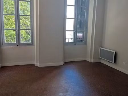 location 17 rue fongate t2