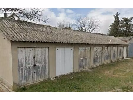 garage en location dans une cour