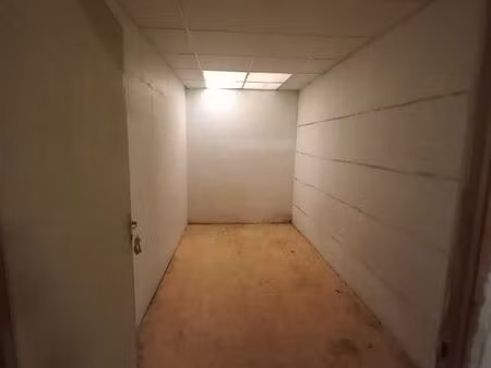 box privatif moto / scooter + stockage  de plain-pied avec accès direct extérieur  sécuris