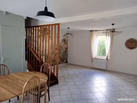 a louer ancienne maison sur cave avec jardin