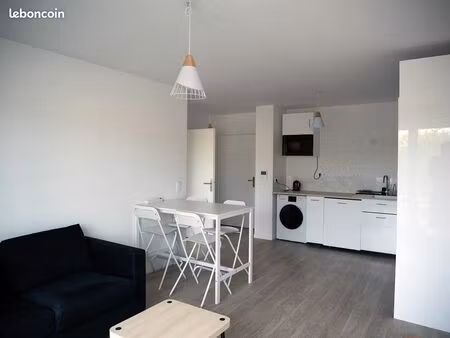 t2 meublé neuf 42 24 m² – cergy-préfecture/rer a à pied – parking inclus