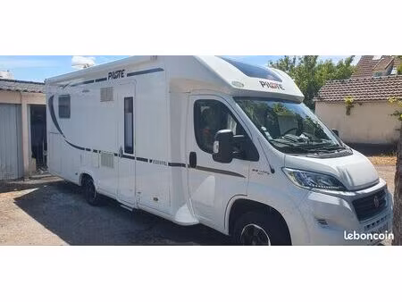 studio dans camping-car en stationnaire uniquement