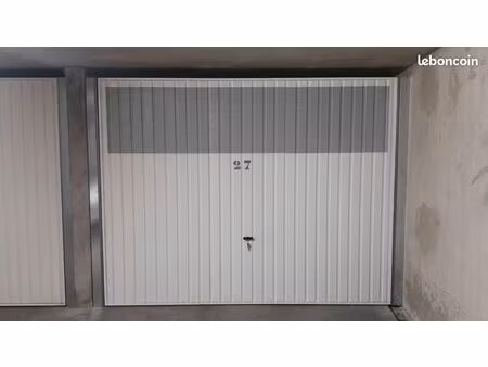 box en sous-sol dans résidence sécurisée