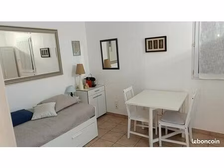 chambre meublée