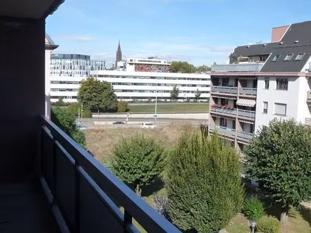 lumineux f3 avec garage proche nouvel hopital civil