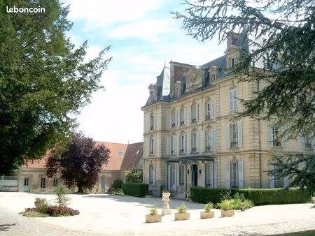 beau f2 dans écrin de verdure