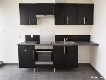 t3 martigues place mirabeau 37m2
