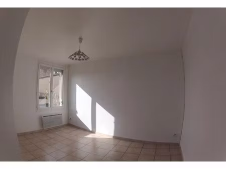 location maison 2 pièces à blaye (33390)  493 €