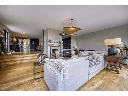 barnes pays de gex – sauverny – villa d’architecte rénovée - 8 pièces - 320 m2– vue alpes 