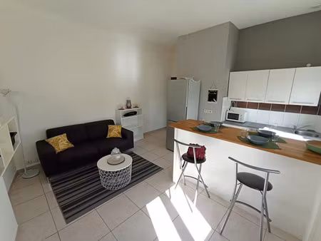 location meublée appartement 1 pièce 35.3 m² à istres (13800)  646 €